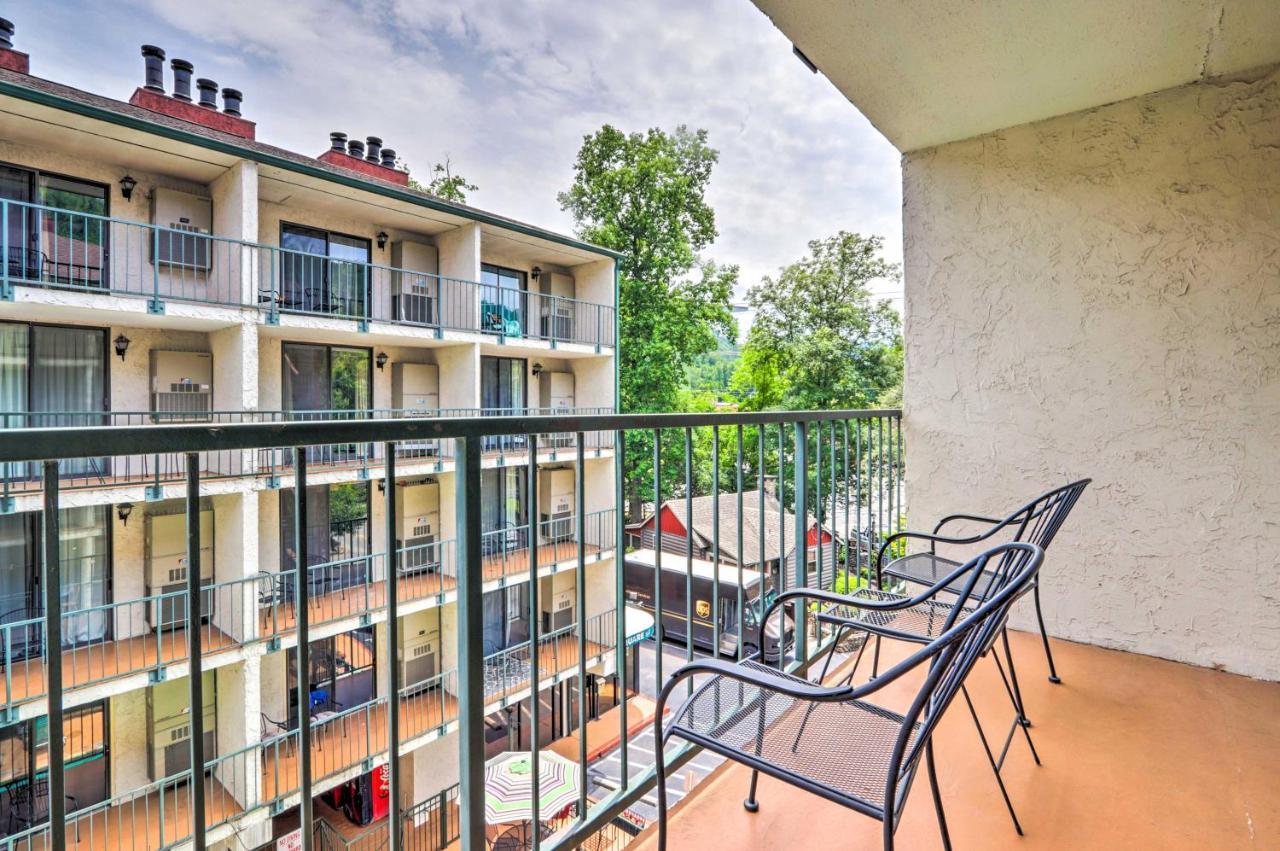 Condo With Balcony, Walk To Dtwn Gatlinburg Fun Exterior photo